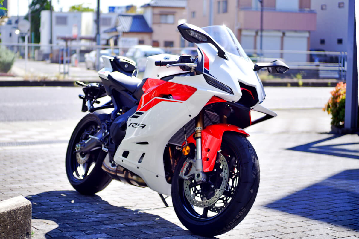 入荷！ じっくり見る YZF-R9